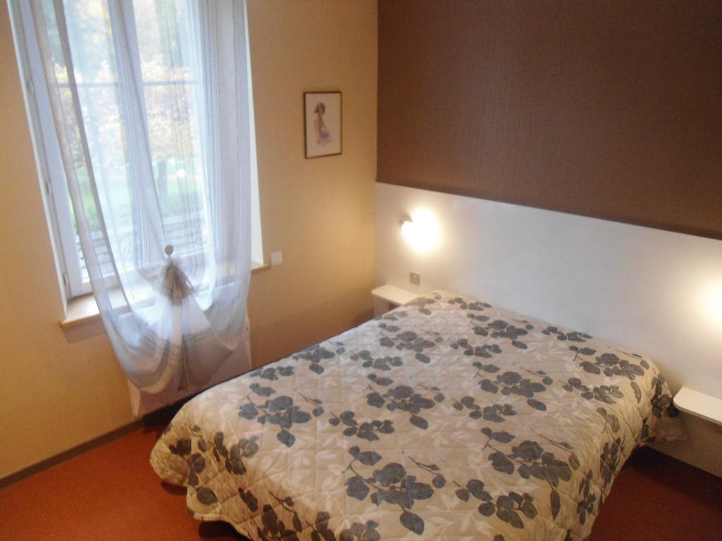 Hotel Des Vosges Contrexeville Room photo